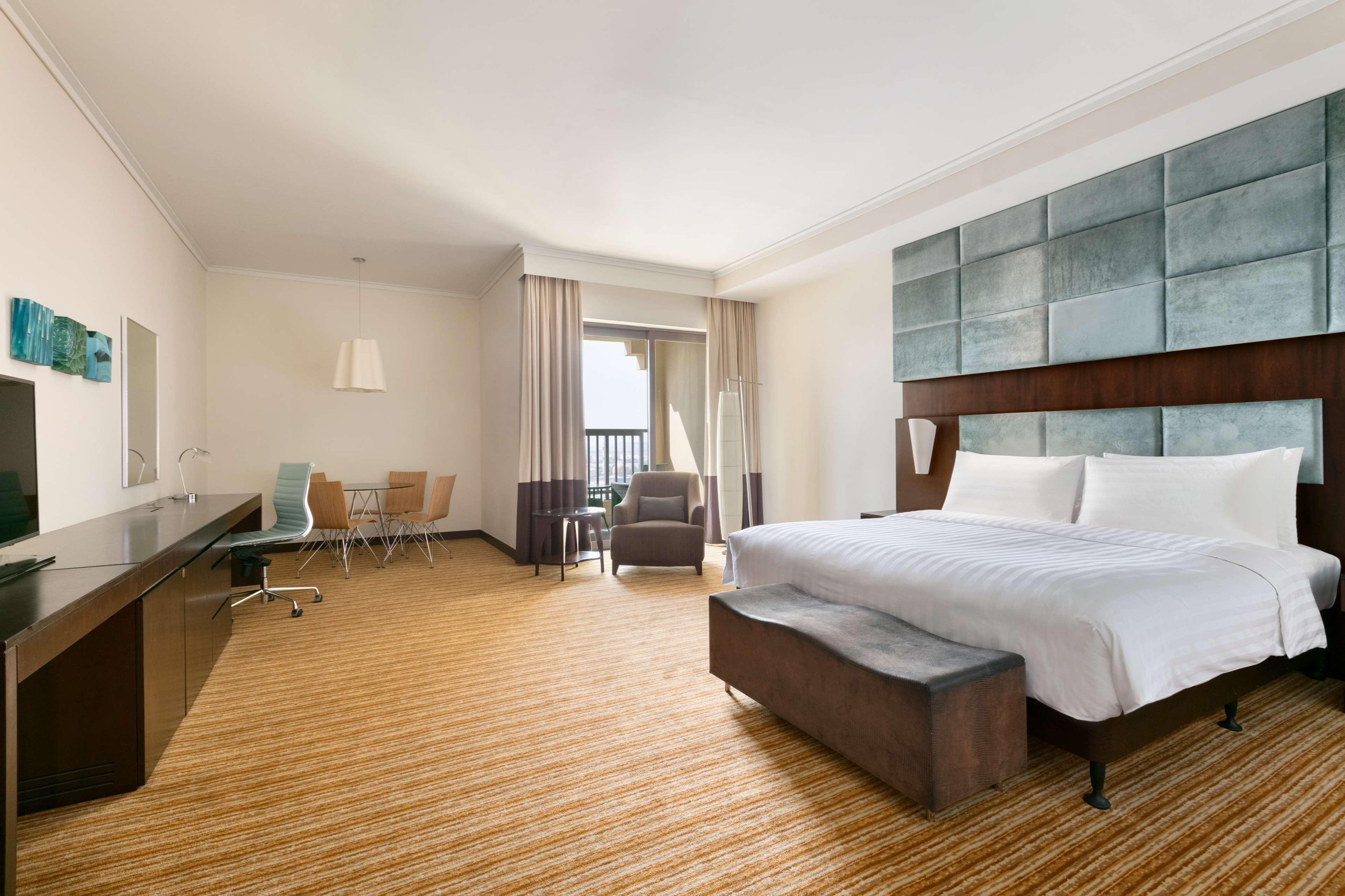 Traders Hotel, 4* Abu Dhabi
