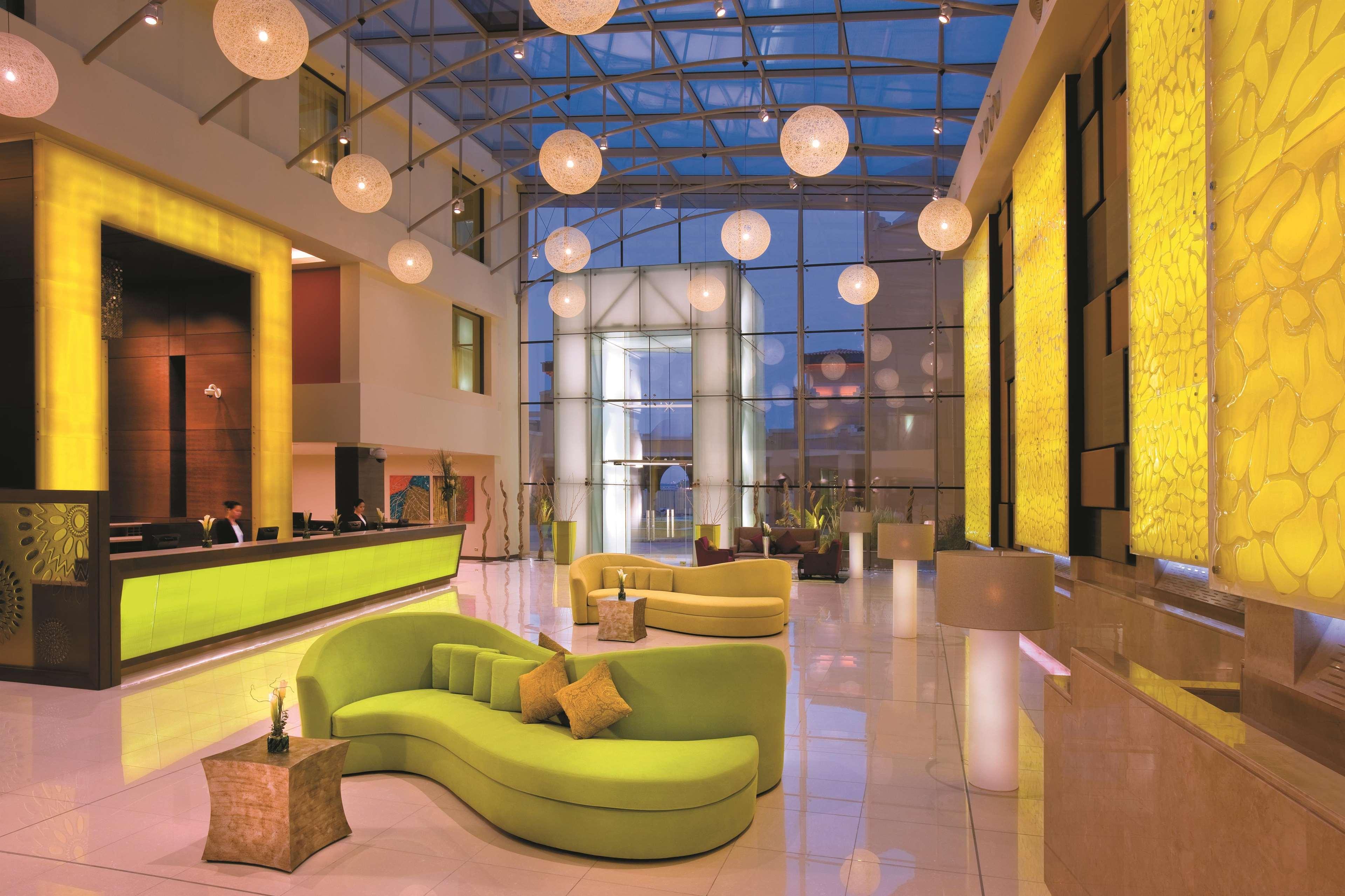Traders Hotel, Hotel