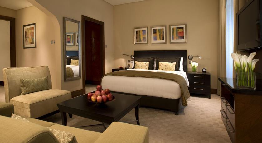Traders Hotel, 4*